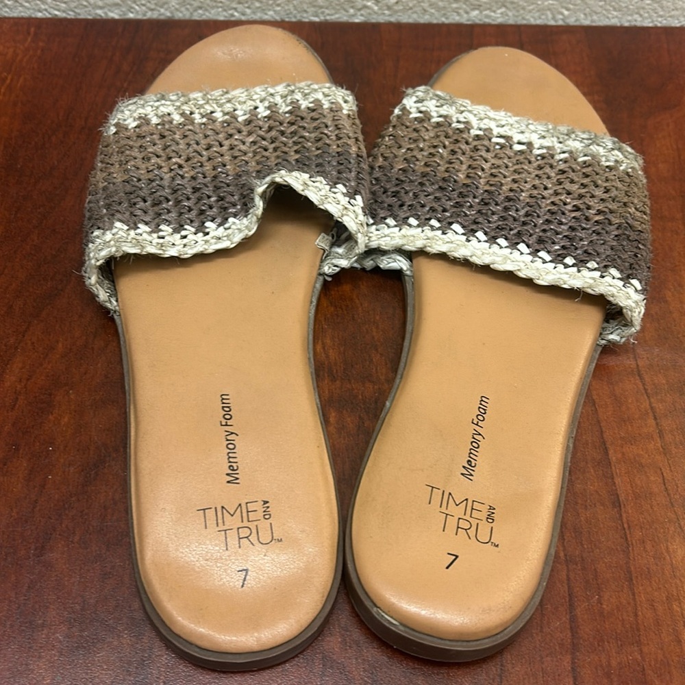 Woman’s time and try memory foam size 7 slip on sandals
